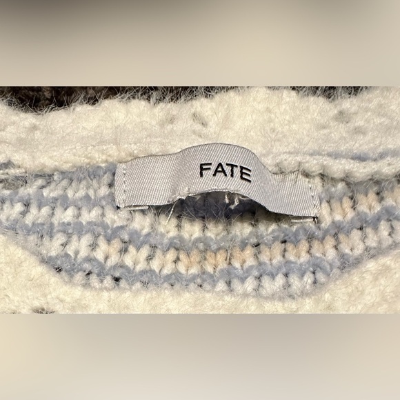 Fate Women’s Sweater Size Large Excellent Condition - Picture 2 of 7